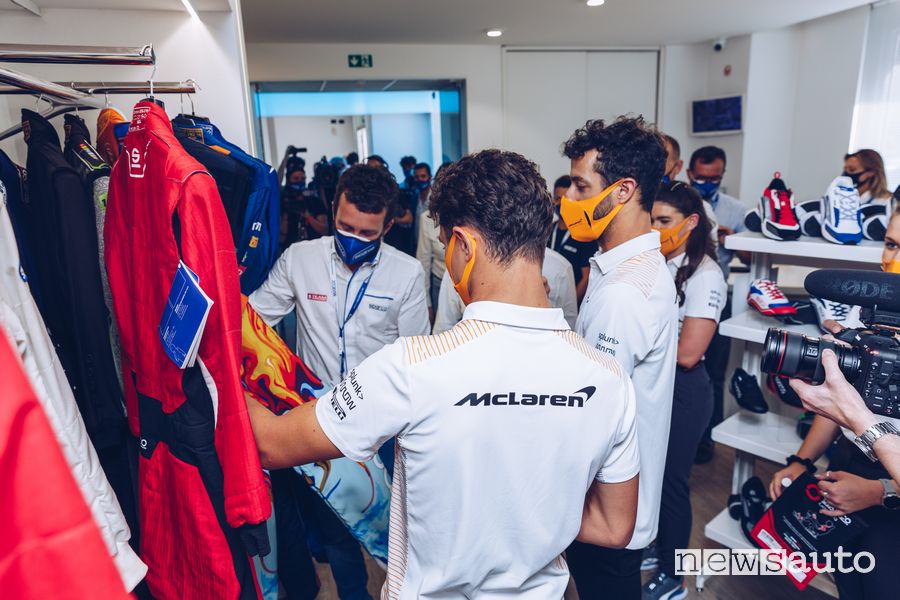 Daniel Ricciardo e Lando Norris nella sede Sparco di Volpiano