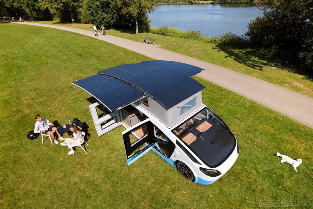 Pannelli solari che alimentano il camper elettrico Stella Vita