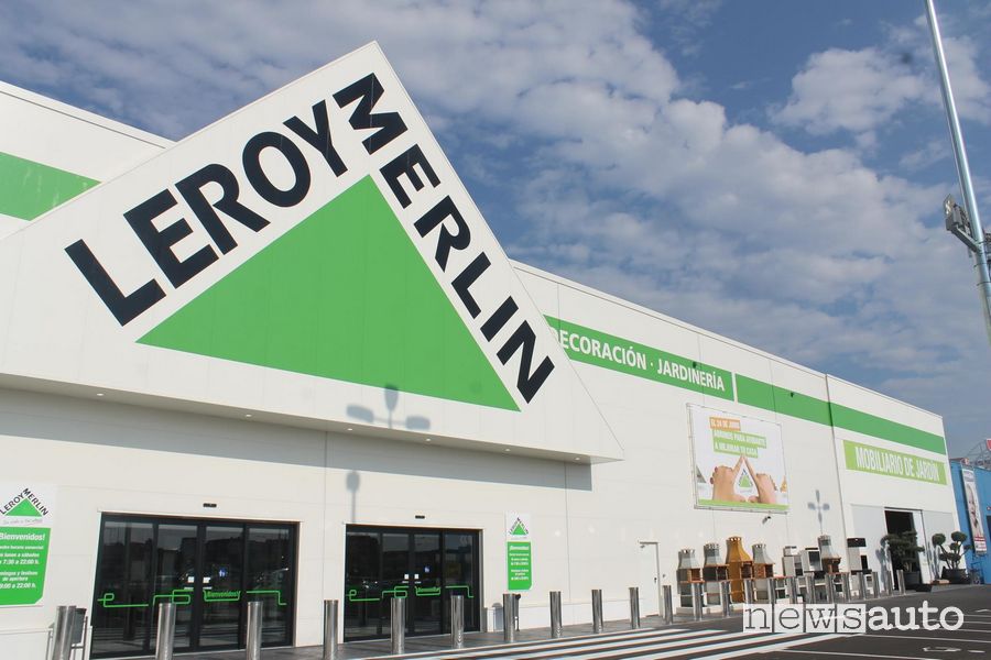 ricarica auto elettriche nei punti vendita Leroy Merlin 