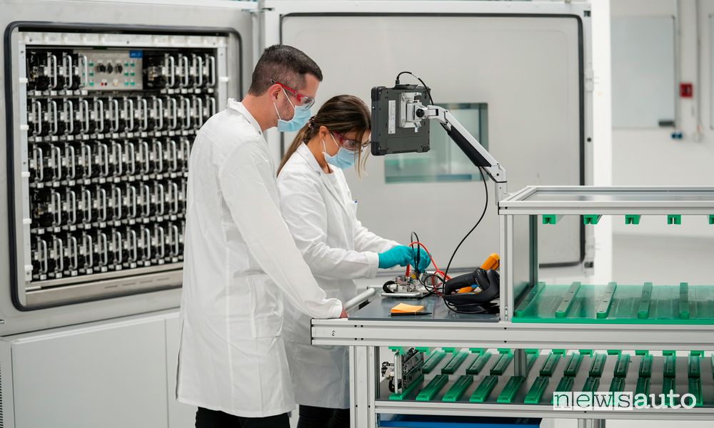 Volkswagen ricerca e sviluppo batterie auto elettriche nel centro Salzgitter