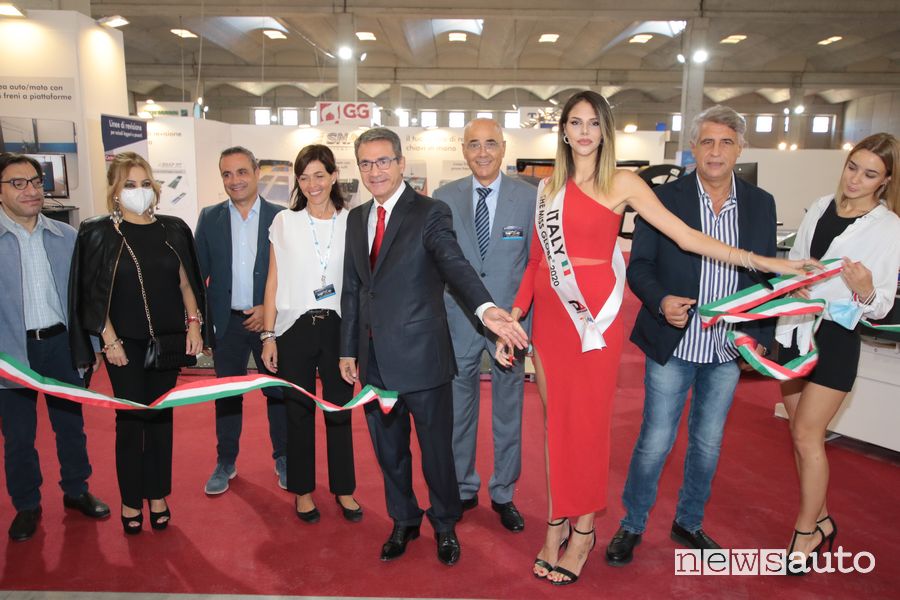 Inaugurazione e taglio del nastro di AutoServiceTec 2021
