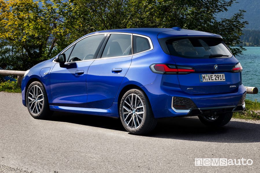 Vista posteriore BMW Serie 2 Active Tourer PHEV