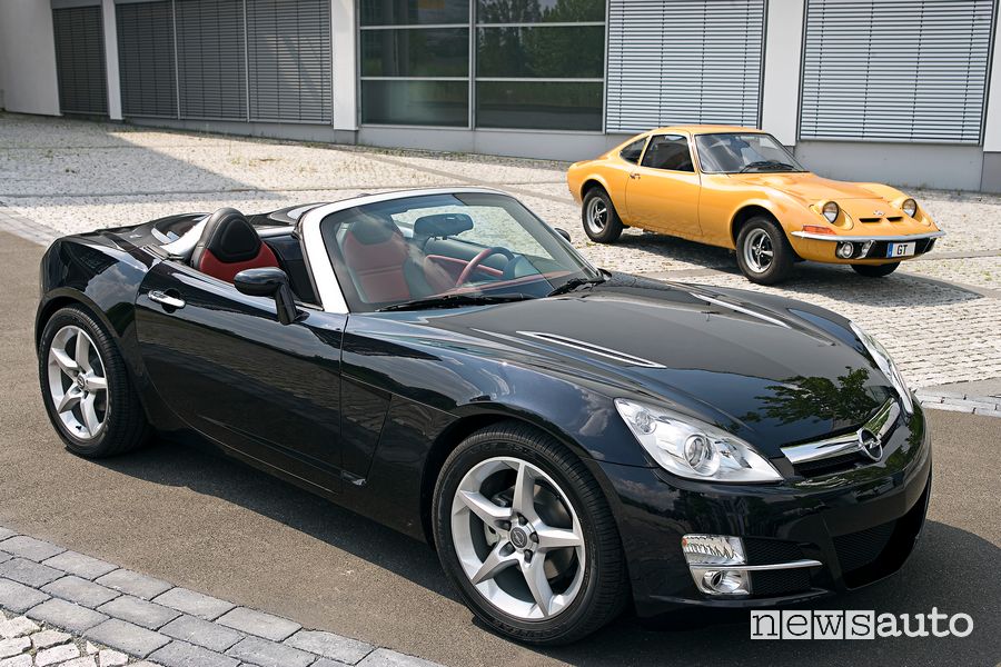 Opel GT spider del 2006 con la GT 1970