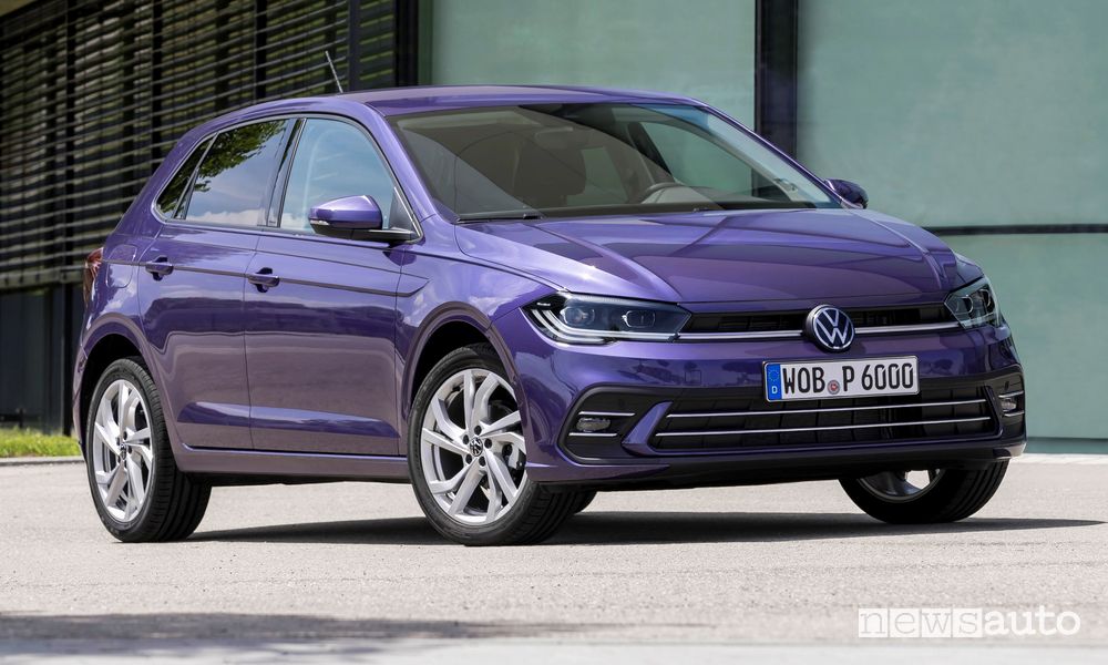Vista di profilo nuova Volkswagen Polo Style