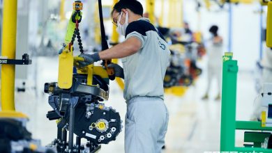 Linea di produzione nuova Fiat 500 elettrica installazione motore elettrico