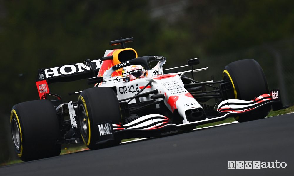 Red Bull livrea celebrativa bianca Honda qualifiche F1 Gp di Turchia 2021