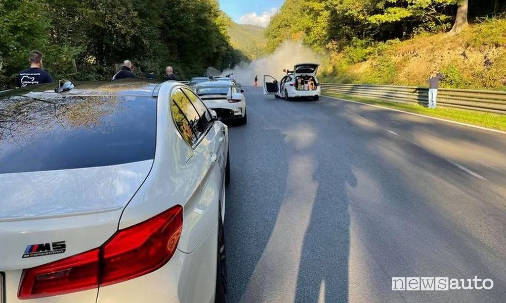 Incidente al Nurburgring, cosa è successo la dinamica