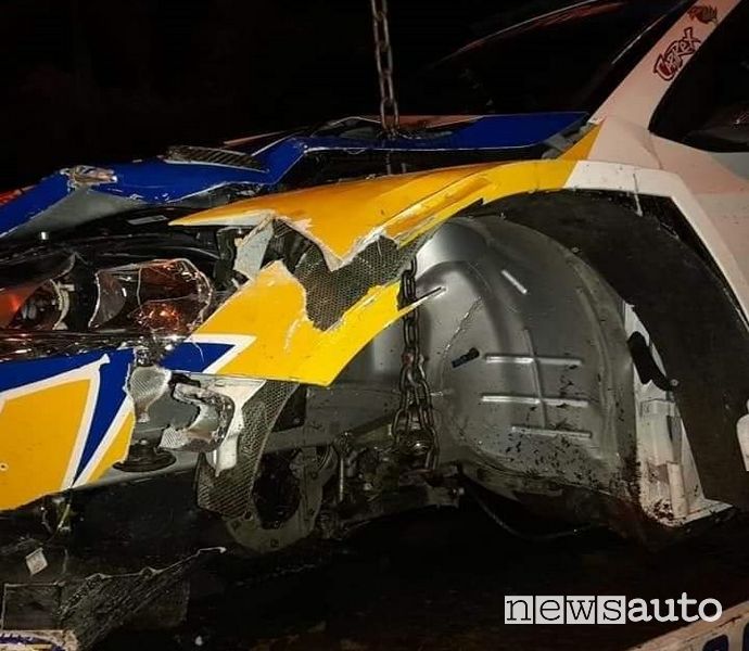 Incidente Capirossi Rallylegend 2021 Skoda Fabia R5 distrutta