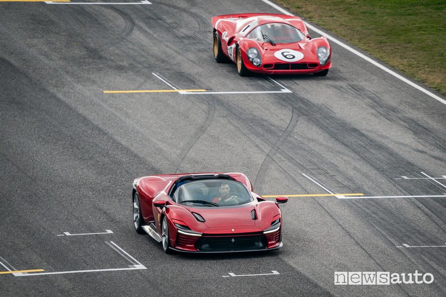 Nuova Ferrari Daytona SP3 in pista al Mugello
