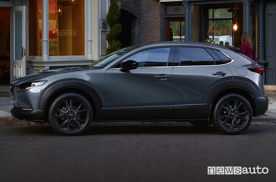 Vista laterale Mazda CX-30 2022 Homura