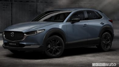 Vista di profilo Mazda CX-30 2022 Homura