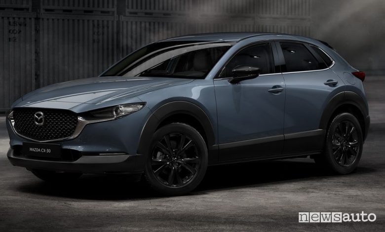 Vista di profilo Mazda CX-30 2022 Homura