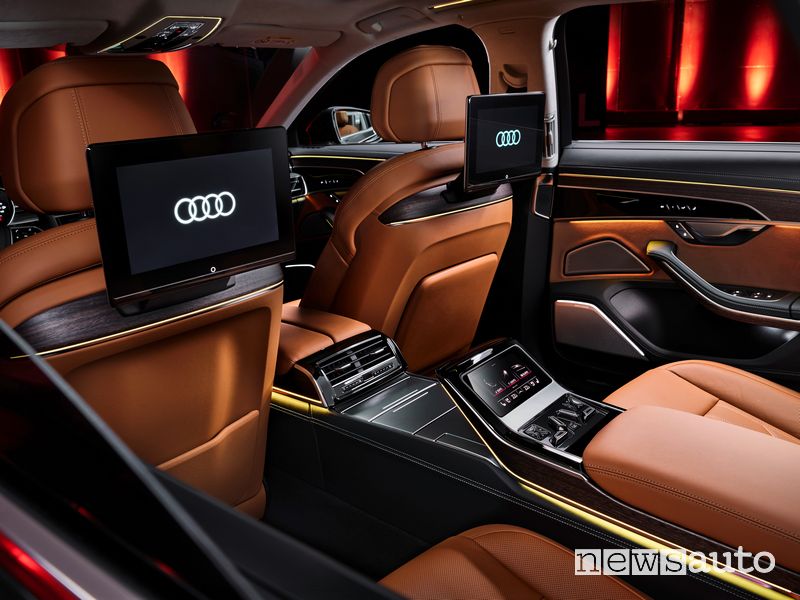 Abitacolo touchscreen sedili posteriori nuova Audi A8 L