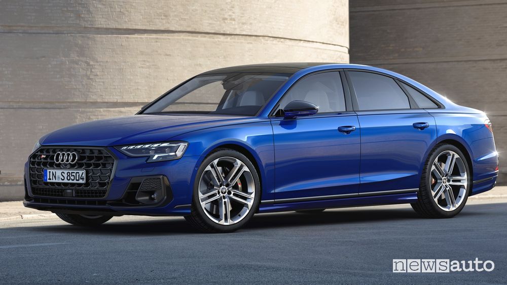 Vista di profilo nuova Audi S8