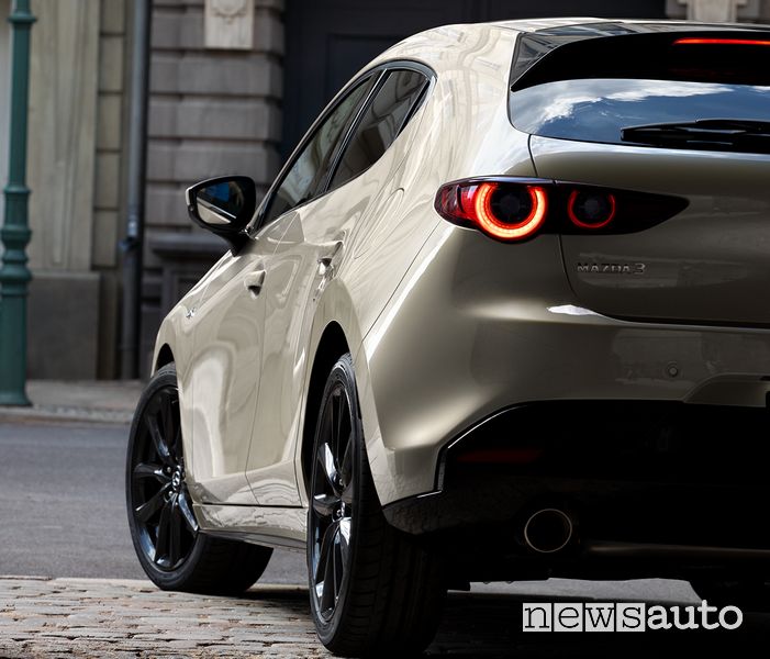 Faro posteriore nuova Mazda3 2022