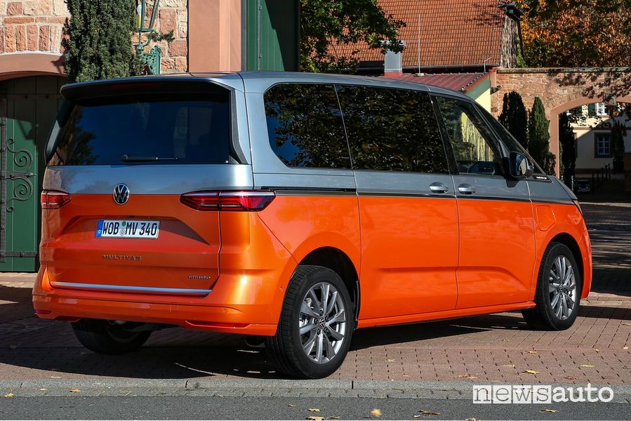 Vista posteriore Volkswagen Multivan