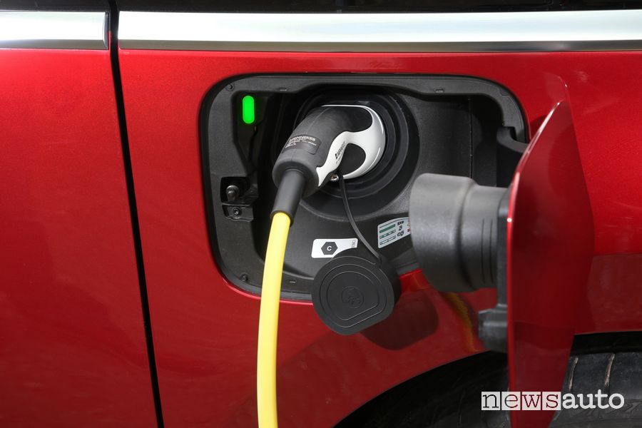 Presa per la ricarica di tipo 2 Volkswagen Multivan eHybrid ibrido plug-in