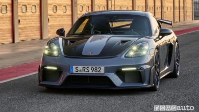 Vista anteriori Porsche 718 Cayman GT4 RS