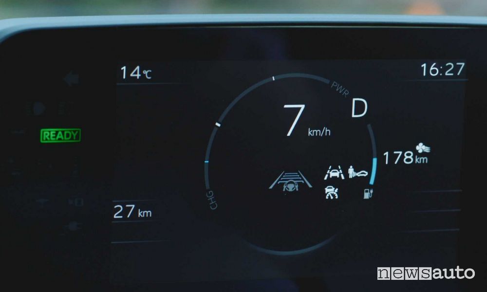 Info autonomia quadro strumenti Subaru Solterra elettrica