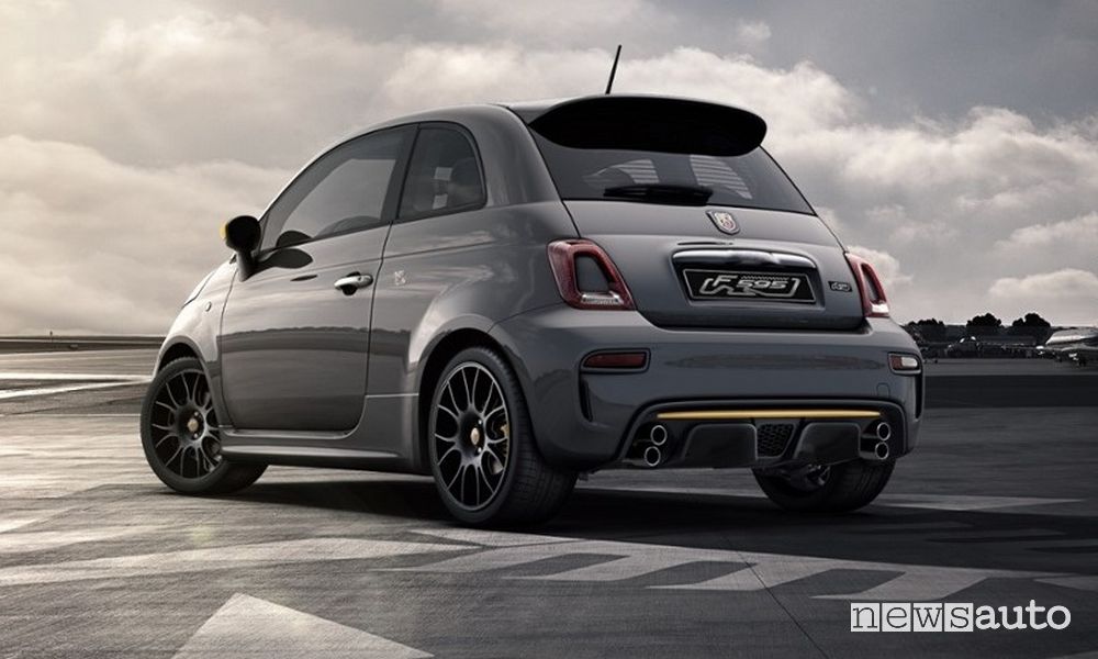 Scarico vista posteriore Abarth F595 Speciale