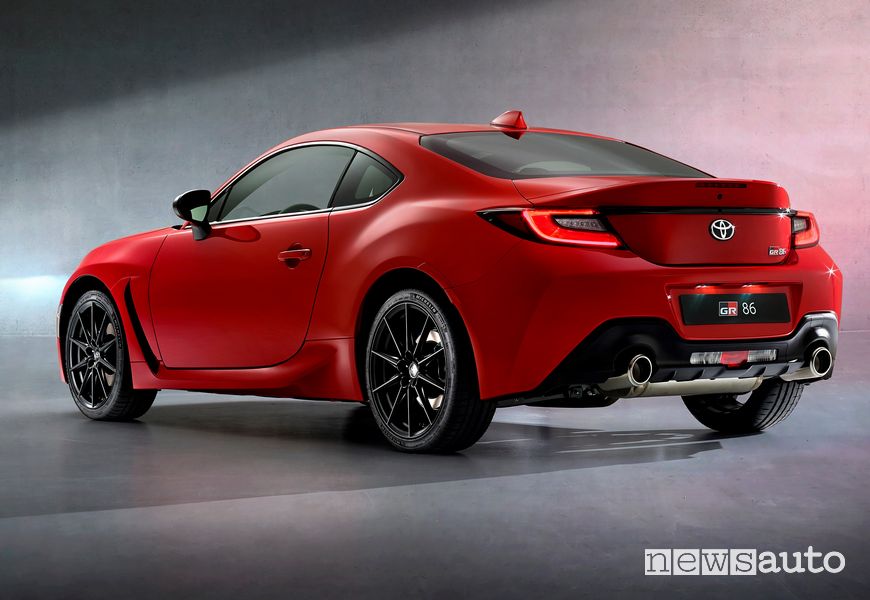 Vista posteriore nuova Toyota GR86