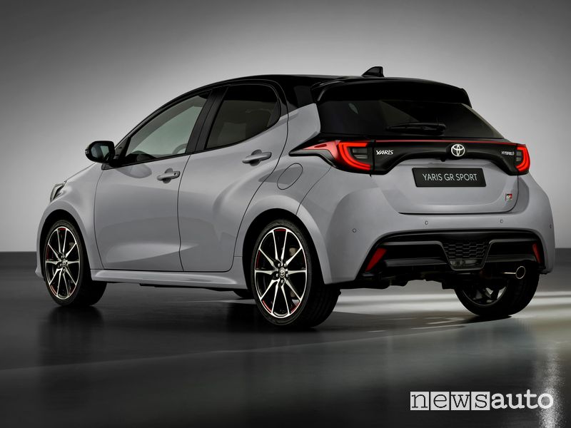 Vista posteriore nuova Toyota Yaris GR Sport