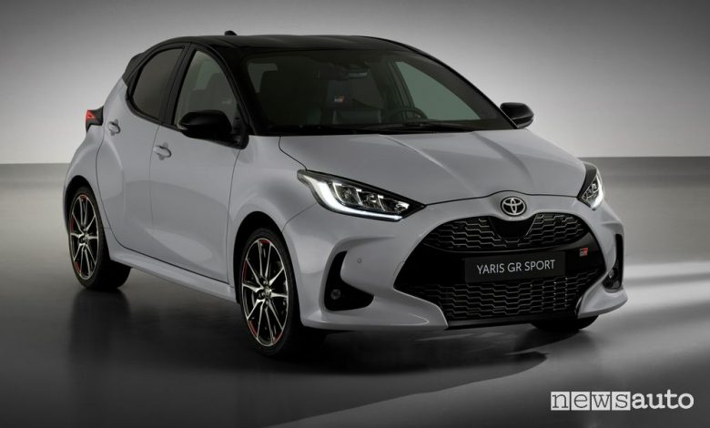 Vista di profilo nuova Toyota Yaris GR Sport