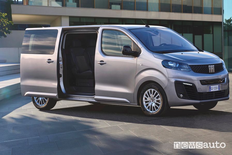 Apertura porta laterale nuovo Fiat Scudo
