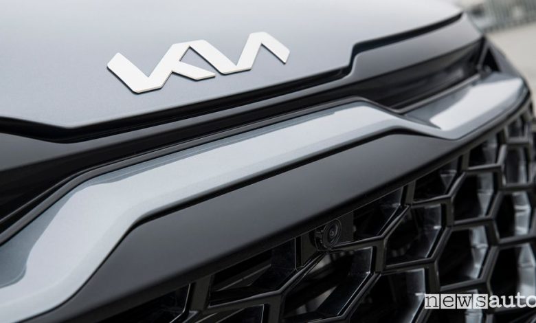 Logo Kia griglia anteriore nuovo Kia Sportage