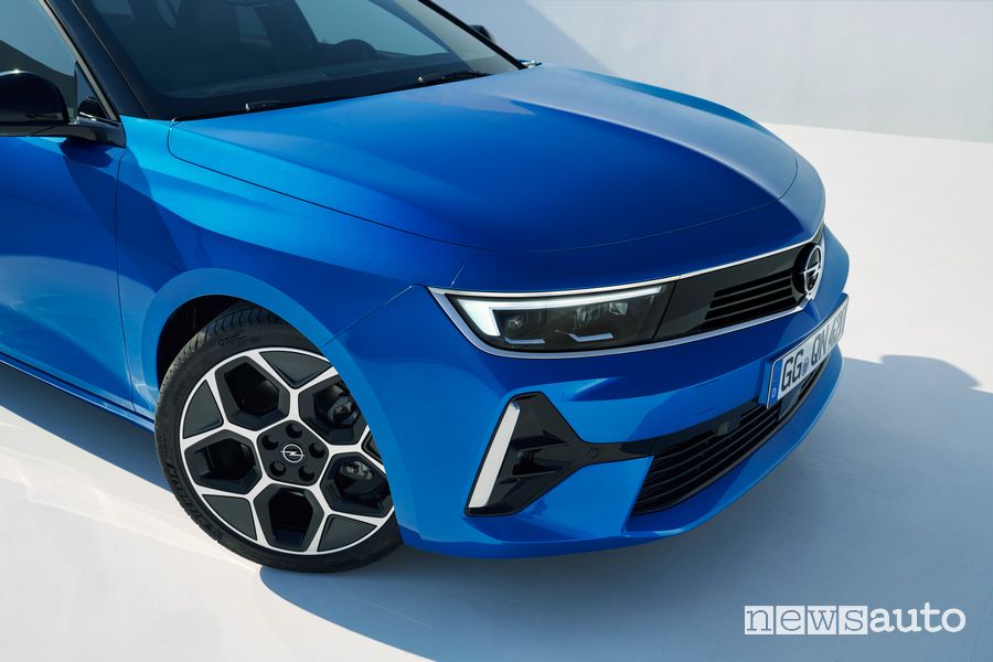 Paraurti anteriore nuova Opel Astra Sports Tourer
