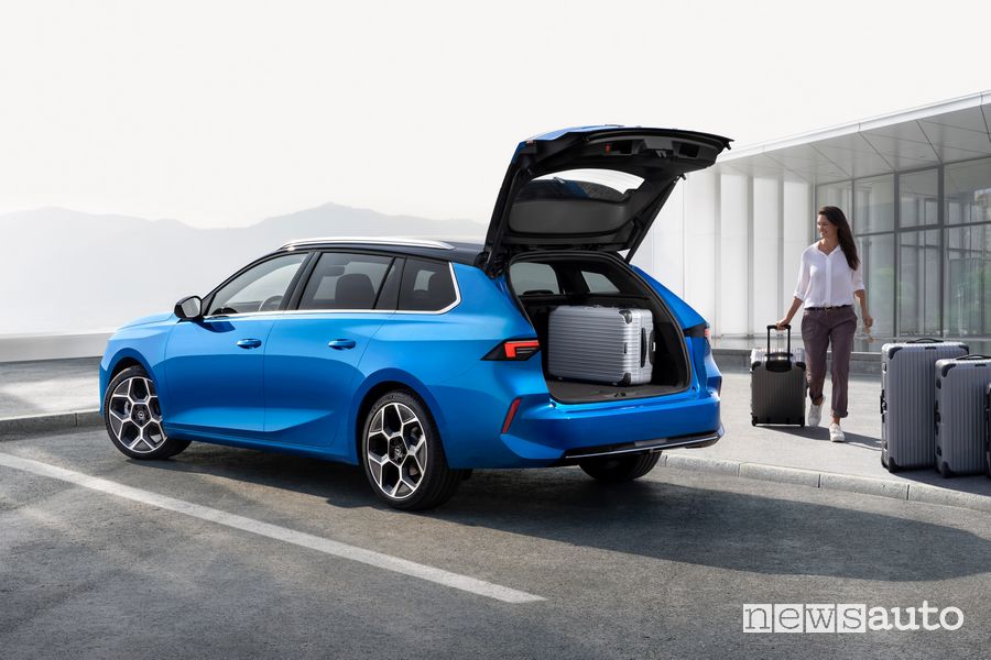 Bagagliaio nuova Opel Astra Sports Tourer