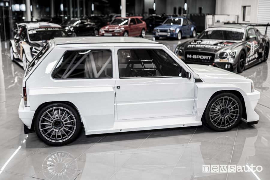 Vista laterale Fiat Panda 4x4 M-Sport