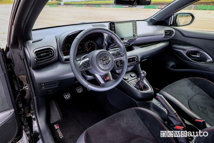 Abitacolo Toyota Yaris GR