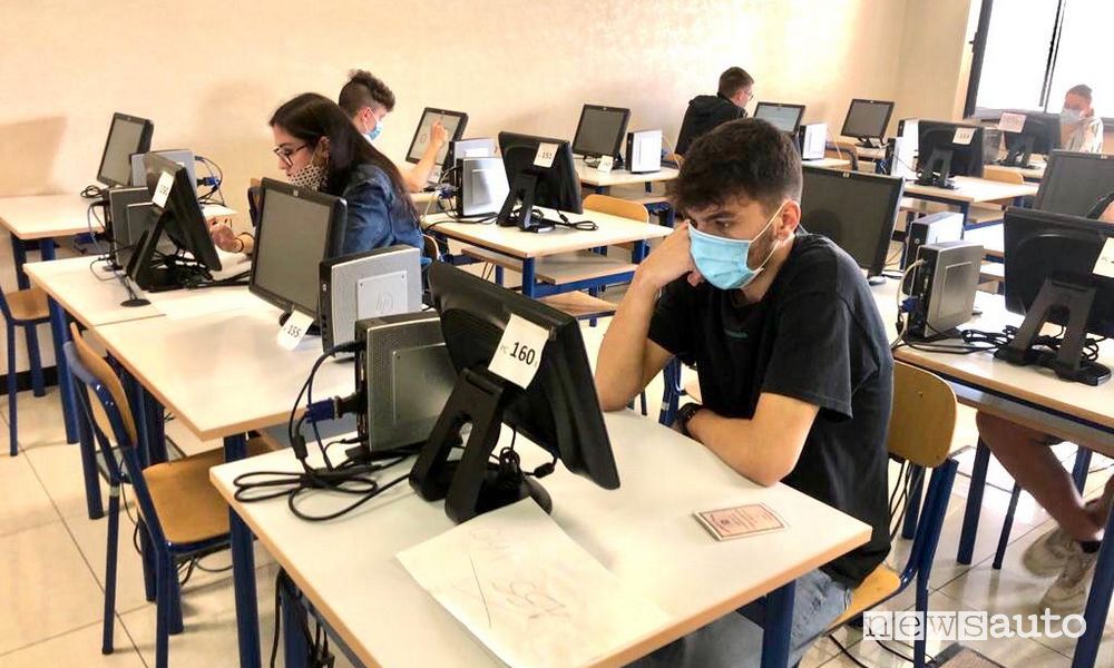 Esame scuola guida quiz patente di guida