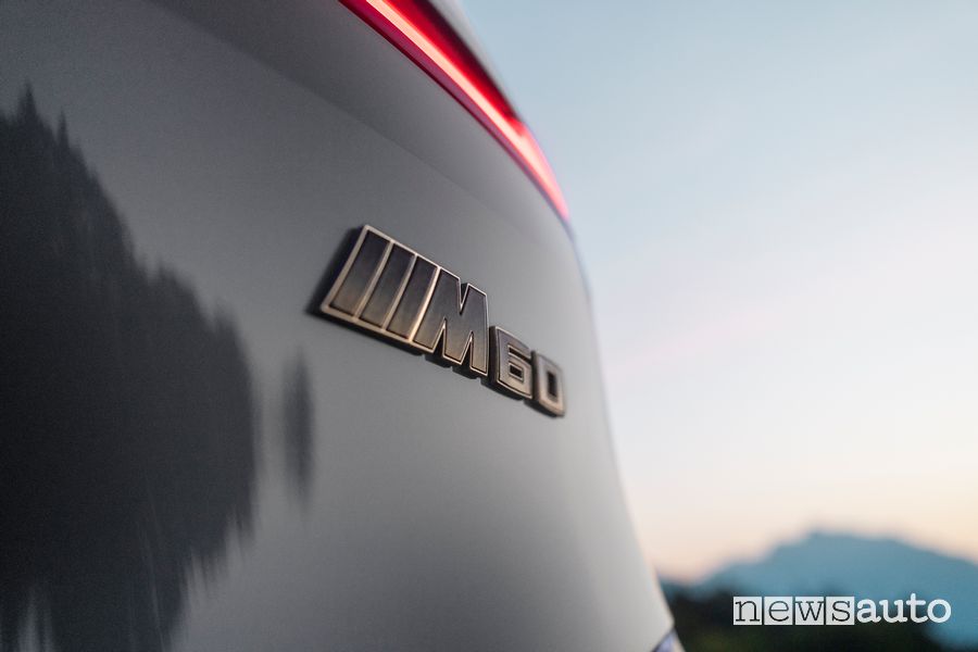 Logo M portellone posteriore BMW iX M60