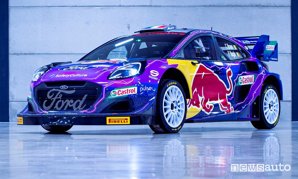 Vista di profilo Ford Puma Rally1 WRC