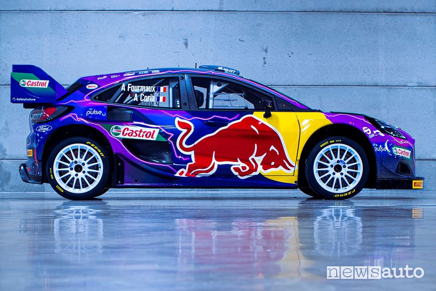 Vista laterale nuova Ford Puma Rally1 WRC