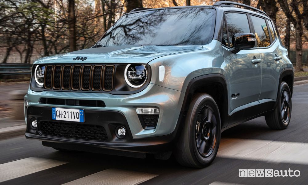 Jeep Renegade ibrida e-Hybrid su strada