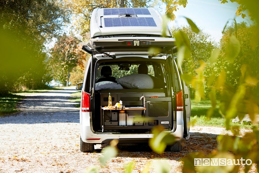 Cucina vano porta bagagli Mercedes-Benz EQV camper elettrico