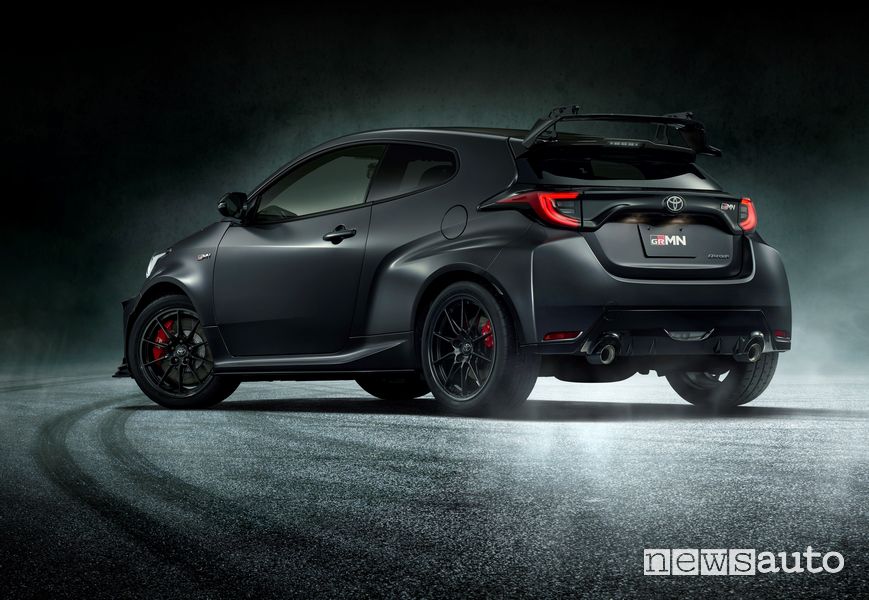 Vista posteriore nuova Toyota GRMN Yaris
