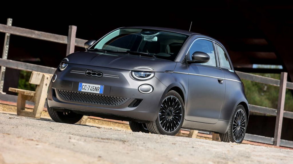 Fiat 500 elettrica neopatentati 