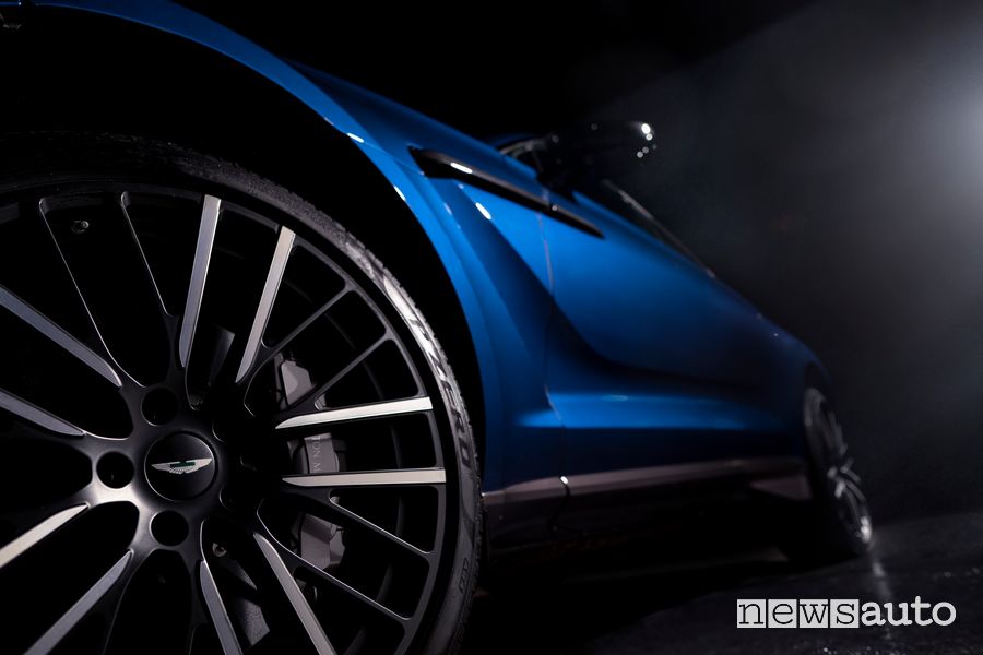 Cerchi in lega da 23" Aston Martin DBX707