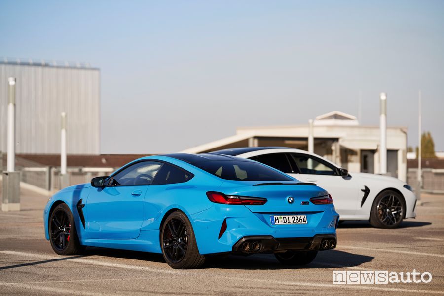 Vista posteriore BMW M8 Competition Coupé