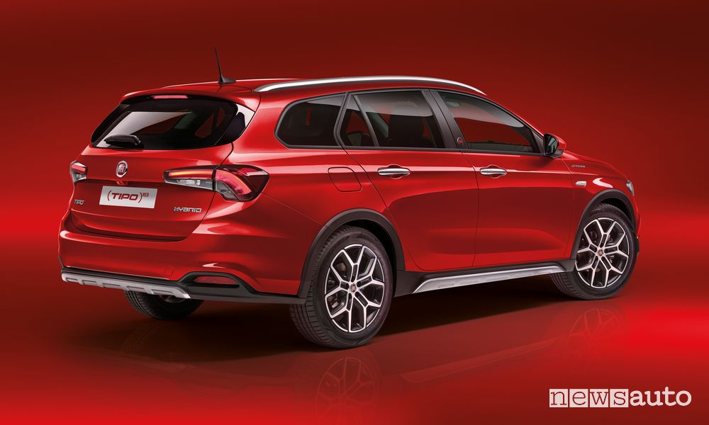 Vista posteriore Fiat Tipo Hybrid RED