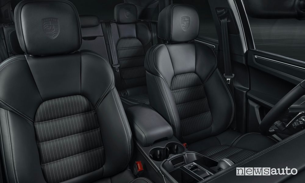 Sedili abitacolo nuova Porsche Macan T