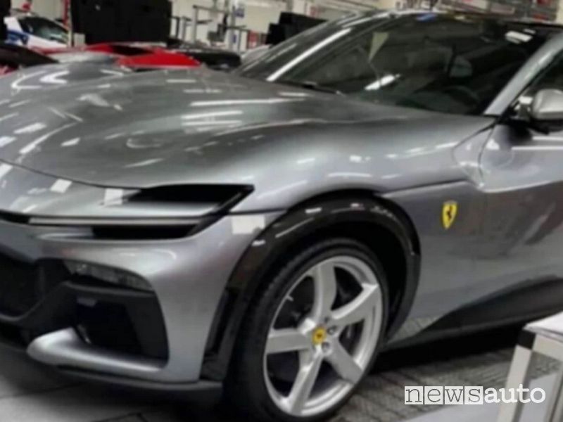 immagine "rubata" del SUV Ferrari Purosangue