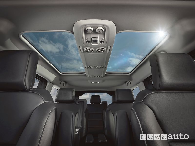 Tetto panoramico abitacolo Fiat E-Ulysse elettrico