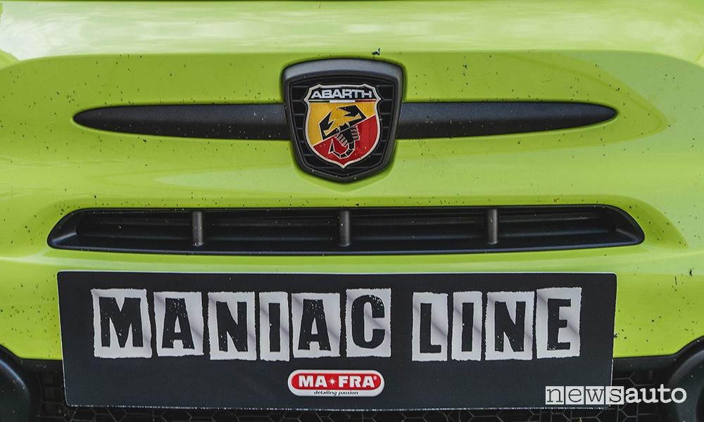 Come lavare la macchina senza graffiare