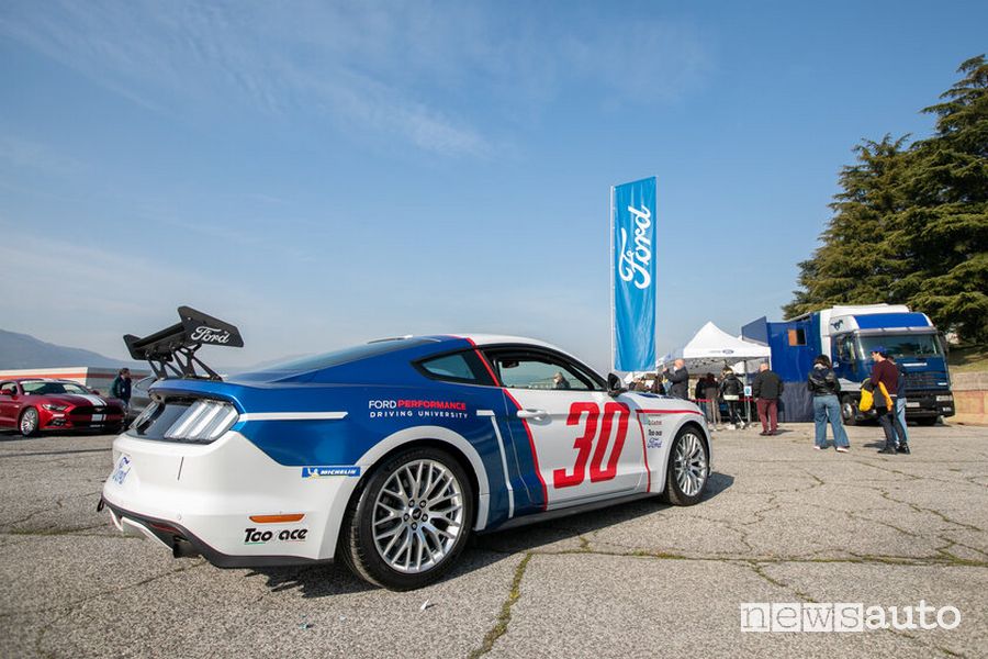 Corsi di guida sportiva Ford,