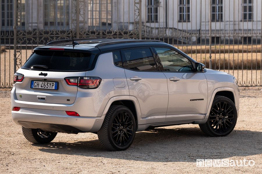 Vista posteriore Jeep Compass e-Hybrid S